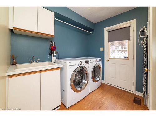 386 Northwood Drive, Oakville, ON - Indoor Photo Showing Laundry Room