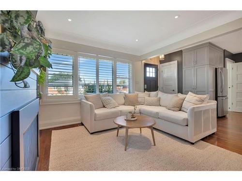 161 Allenby Avenue, Hamilton, ON - Indoor Photo Showing Living Room