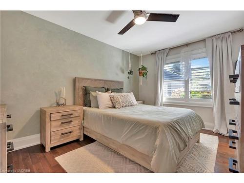 161 Allenby Avenue, Hamilton, ON - Indoor Photo Showing Bedroom