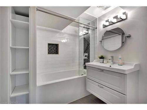 161 Allenby Avenue, Hamilton, ON - Indoor Photo Showing Bathroom