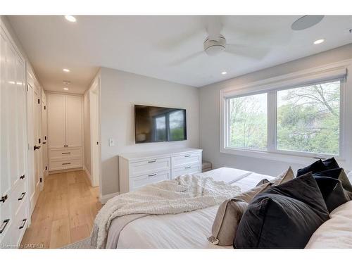 1195 Willowbrook Drive, Oakville, ON - Indoor Photo Showing Bedroom