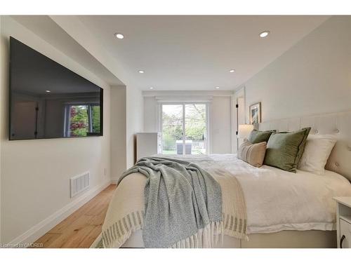 1195 Willowbrook Drive, Oakville, ON - Indoor Photo Showing Bedroom