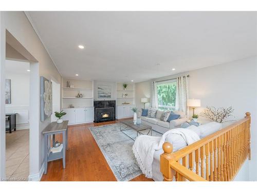 13055 Fourth Line Line, Nassagaweya, ON - Indoor Photo Showing Living Room