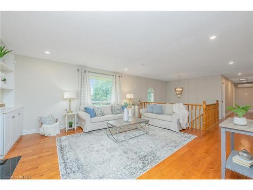 13055 Fourth Line Line, Nassagaweya, ON - Indoor Photo Showing Living Room