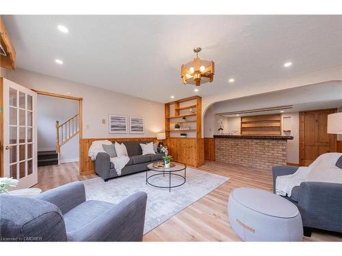 13055 Fourth Line Line, Nassagaweya, ON - Indoor Photo Showing Living Room