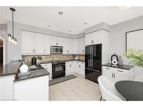 56 Bardoe Crescent, Milton, ON - Indoor Photo Showing Kitchen With Upgraded Kitchen