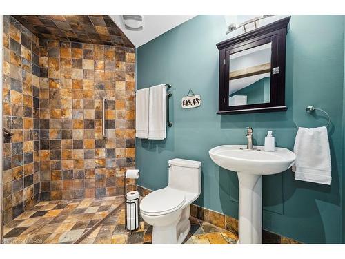 11485 First Line, Milton, ON - Indoor Photo Showing Bathroom