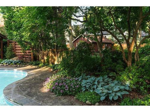 938 Meadow Wood Road, Mississauga, ON - Outdoor With In Ground Pool