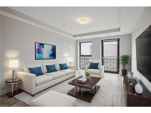 920-118 King Street East Street, Hamilton, ON - Indoor Photo Showing Living Room