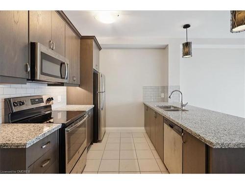 920-118 King Street East Street, Hamilton, ON - Indoor Photo Showing Kitchen With Stainless Steel Kitchen With Double Sink With Upgraded Kitchen