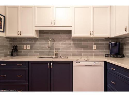 316-2085 Amherst Heights Drive, Burlington, ON - Indoor Photo Showing Kitchen