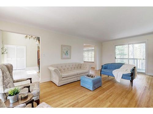 1527 Green Glade, Mississauga, ON - Indoor Photo Showing Living Room