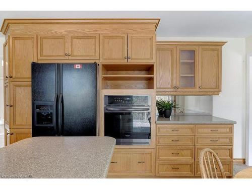 1527 Green Glade, Mississauga, ON - Indoor Photo Showing Kitchen