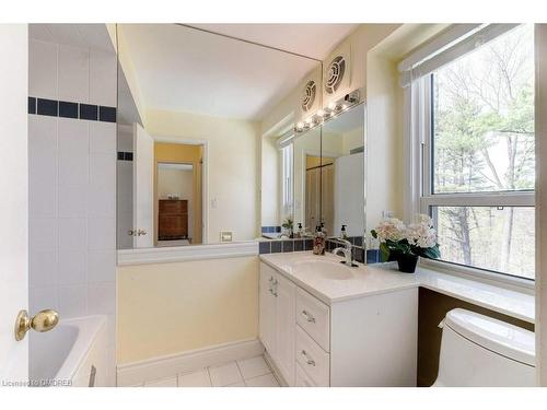 1527 Green Glade, Mississauga, ON - Indoor Photo Showing Bathroom