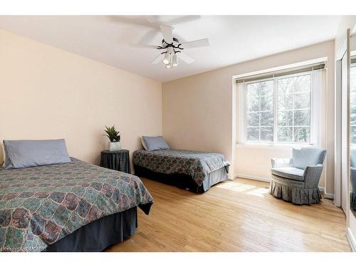 1527 Green Glade, Mississauga, ON - Indoor Photo Showing Bedroom