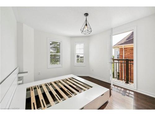 38-2614 Dashwood Drive, Oakville, ON - Indoor Photo Showing Bedroom