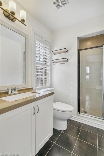 38-2614 Dashwood Drive, Oakville, ON - Indoor Photo Showing Bathroom