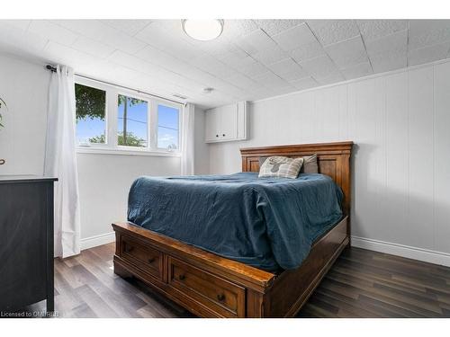 4999 Canborough Road, Wellandport, ON - Indoor Photo Showing Bedroom