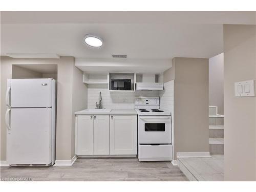 Lower-47 Washington Avenue, Oakville, ON - Indoor Photo Showing Kitchen