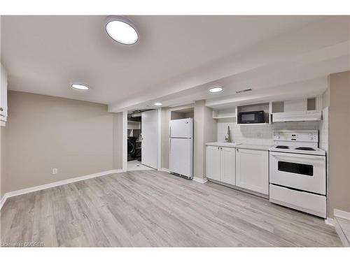 Lower-47 Washington Avenue, Oakville, ON - Indoor Photo Showing Kitchen