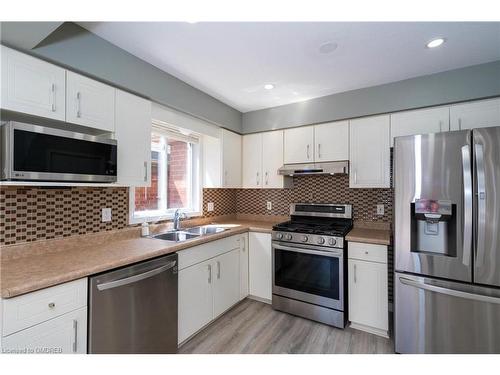 39 Fuller Drive, Guelph, ON - Indoor Photo Showing Kitchen With Double Sink