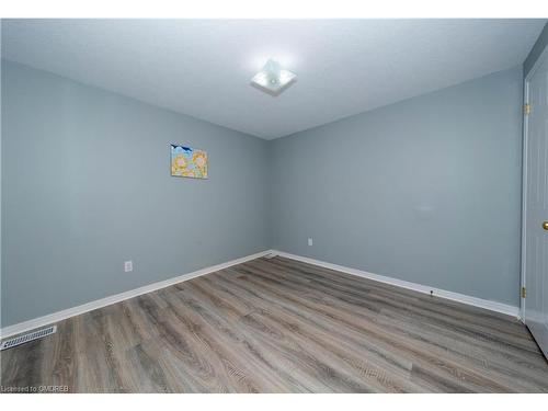 39 Fuller Drive, Guelph, ON - Indoor Photo Showing Other Room