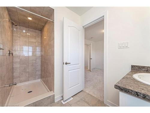 194 Aviron Crescent, Welland, ON - Indoor Photo Showing Bathroom