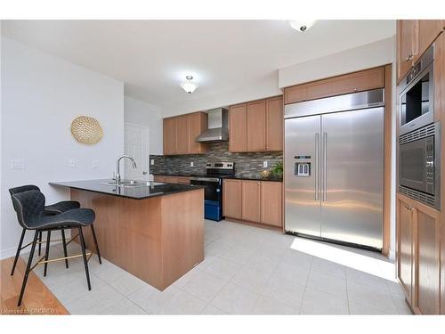 3898 Koenig Road, Burlington, ON - Indoor Photo Showing Kitchen