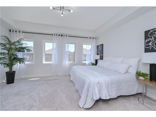 3898 Koenig Road, Burlington, ON - Indoor Photo Showing Bedroom