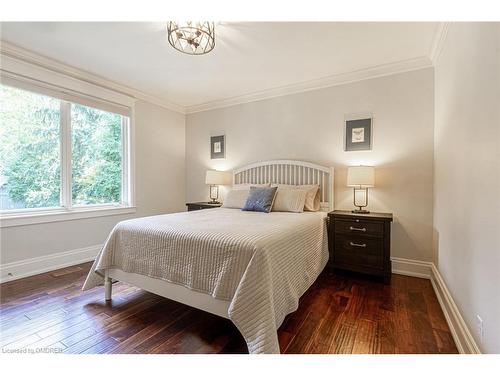 1518 Oakhill Drive, Oakville, ON - Indoor Photo Showing Bedroom