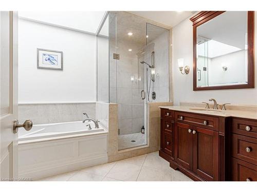 1518 Oakhill Drive, Oakville, ON - Indoor Photo Showing Bathroom