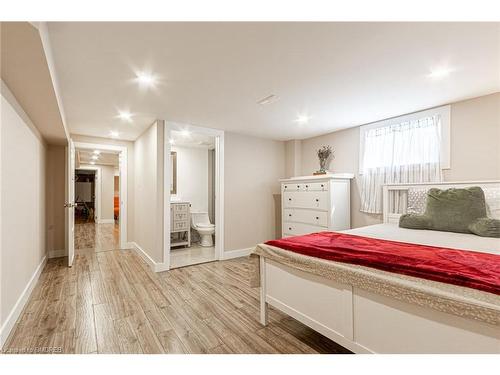 1518 Oakhill Drive, Oakville, ON - Indoor Photo Showing Bedroom