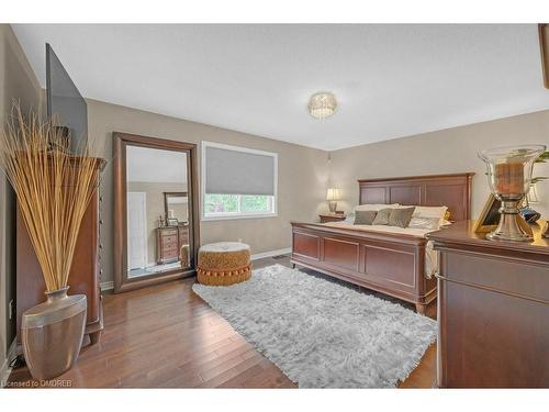 17 Michaela Crescent, Fonthill, ON - Indoor Photo Showing Bedroom