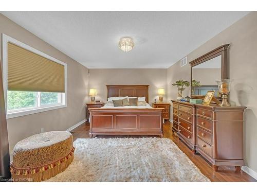 17 Michaela Crescent, Fonthill, ON - Indoor Photo Showing Bedroom