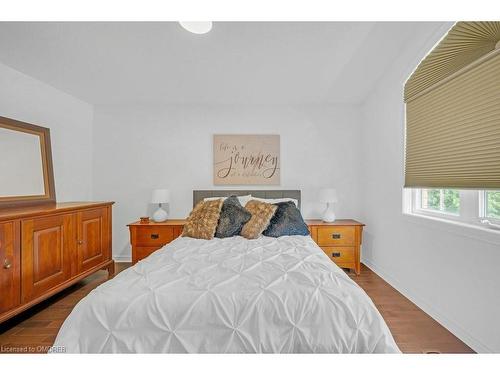 17 Michaela Crescent, Fonthill, ON - Indoor Photo Showing Bedroom