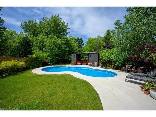 17 Michaela Crescent, Fonthill, ON - Outdoor With In Ground Pool With Backyard