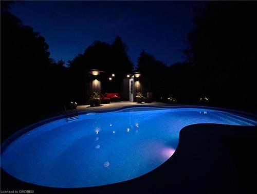 17 Michaela Crescent, Fonthill, ON - Outdoor With In Ground Pool With Backyard