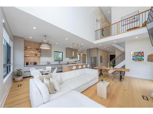 363 Albert Street, Everton, ON - Indoor Photo Showing Living Room