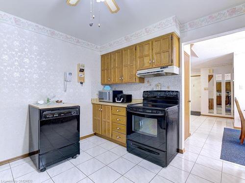 4252 Sugarbush Road, Mississauga, ON - Indoor Photo Showing Kitchen