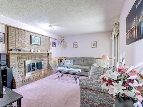 4252 Sugarbush Road, Mississauga, ON - Indoor Photo Showing Living Room With Fireplace