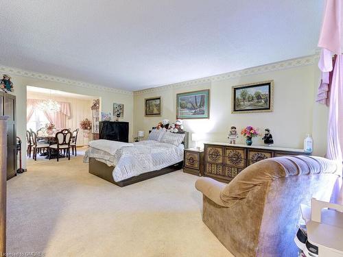 4252 Sugarbush Road, Mississauga, ON - Indoor Photo Showing Bedroom