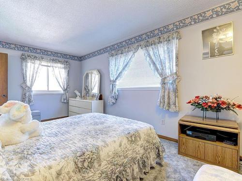 4252 Sugarbush Road, Mississauga, ON - Indoor Photo Showing Bedroom