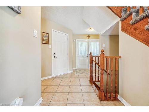 394 Stonetree Court, Mississauga, ON - Indoor Photo Showing Other Room