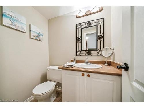 394 Stonetree Court, Mississauga, ON - Indoor Photo Showing Bathroom