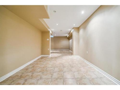 394 Stonetree Court, Mississauga, ON - Indoor Photo Showing Other Room