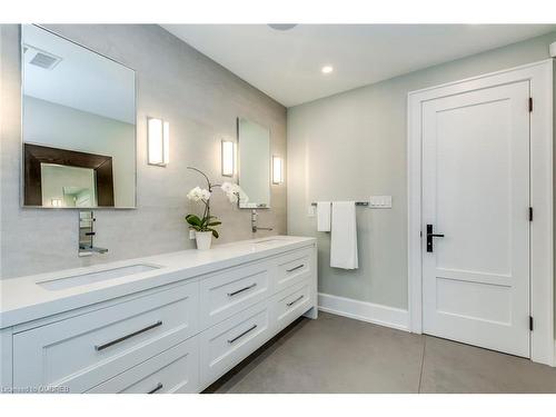 1386 Willowdown Road, Oakville, ON - Indoor Photo Showing Bathroom