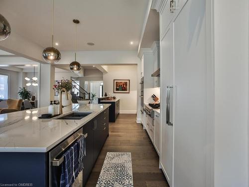 2302 Hyacinth Crescent, Oakville, ON - Indoor Photo Showing Kitchen With Double Sink