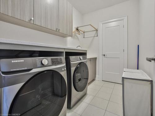 2302 Hyacinth Crescent, Oakville, ON - Indoor Photo Showing Laundry Room