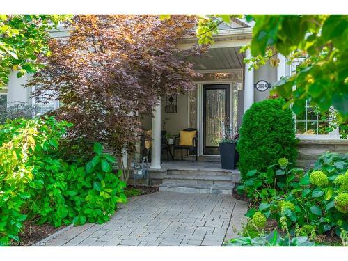 3004 Richview Boulevard, Oakville, ON - Outdoor