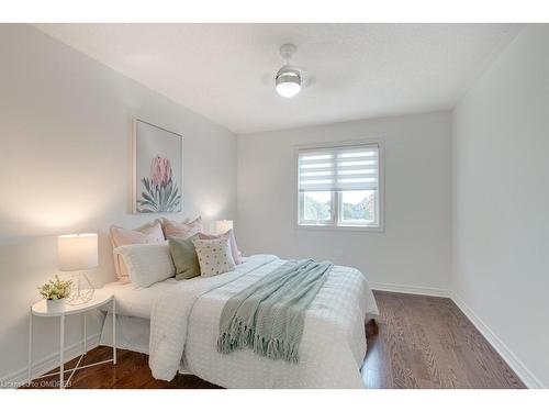 3004 Richview Boulevard, Oakville, ON - Indoor Photo Showing Bedroom